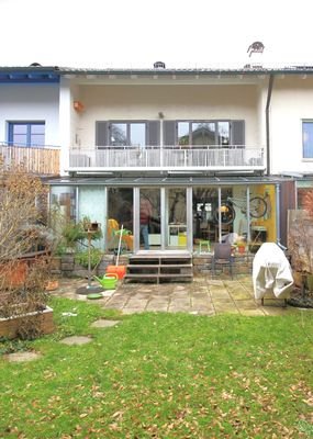 Garten und Hausansicht