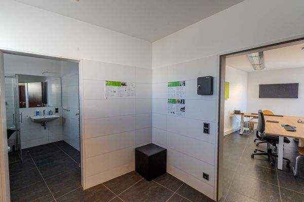 Umkleide- & Duschbereich