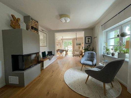 Wohnzimmer mit Kamin