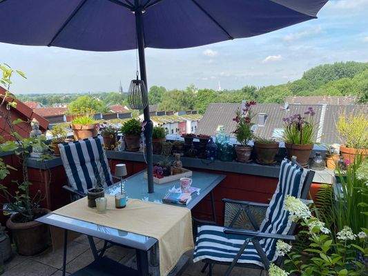 Terrasse ganz oben mit Ausblick.jpg