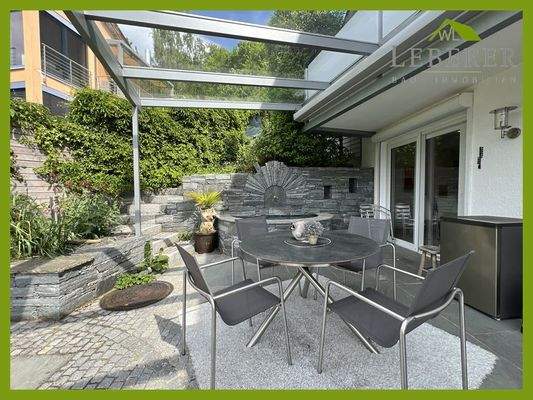 Terrasse mit Glasüberdachung