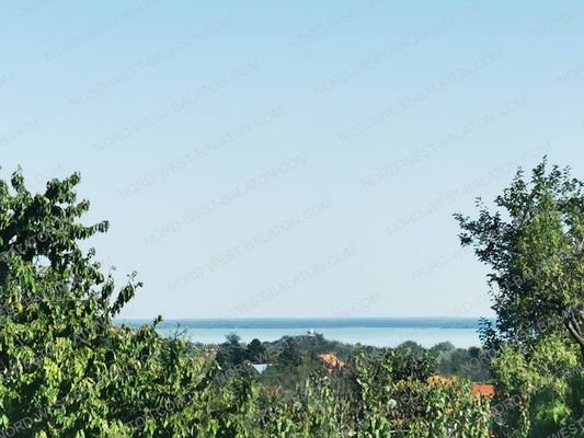 Blick auf den Balaton vom Grundstück