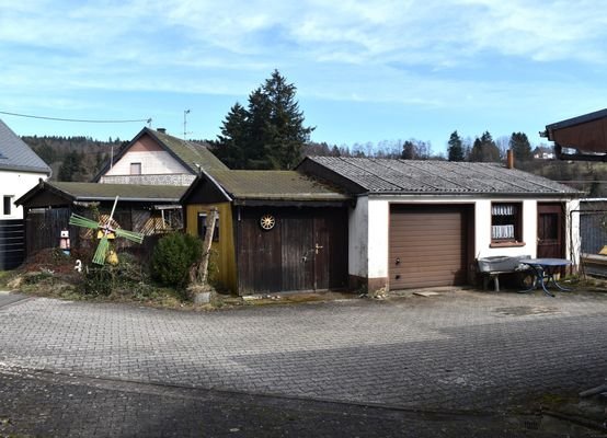 Garage mit Werkstatt / Carport