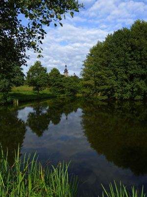 Lîschteich mit Kircnturm.JPG