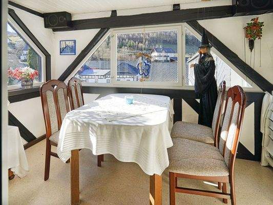 ...angrenzendem Wintergarten 