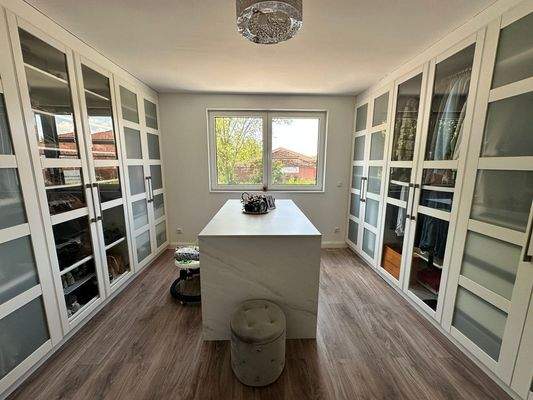 Schlaf- oder Ankleiderzimmer OG