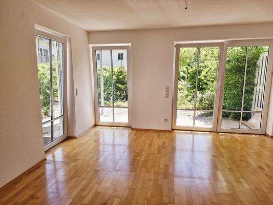 Fensterfront S/O el. Jalousien