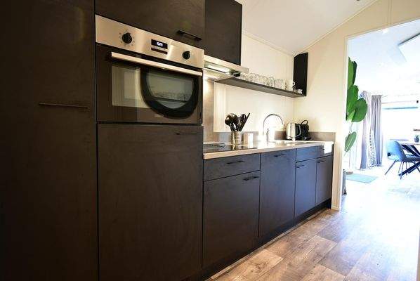 chalet-kaufen-europarcs-kaatsheuvel-küche-übersicht-2025