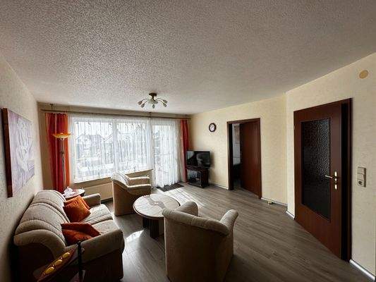 Wohnzimmer EG Blick zur Terrasse