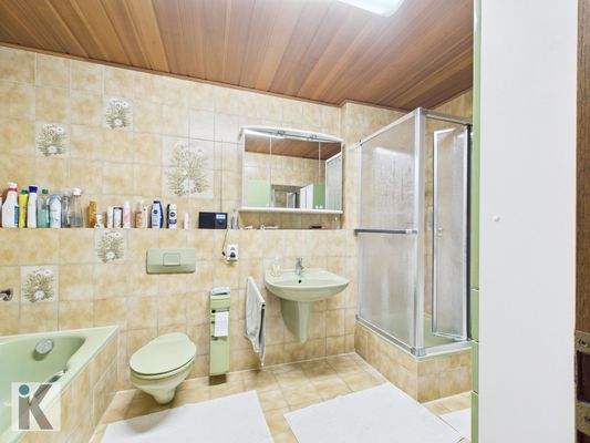 Gepflegtes Badezimmer