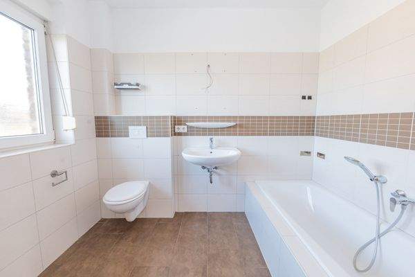 Doppelhaus 2 Rechts - Badezimmer OG