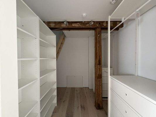 begehbarer Kleiderschrank