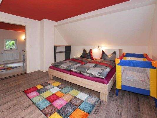 Schlafzimmer 1 Haus 2