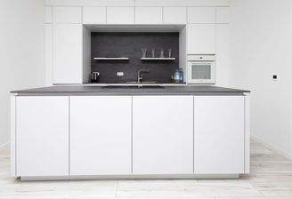 Einbauküche mit Küchenblock