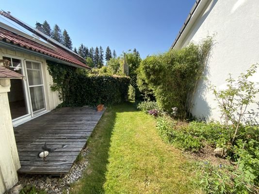 Terrasse mit Gartenanteil