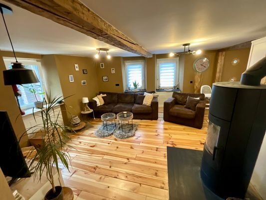Wohnzimmer mit Kamin