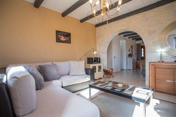 Kreta, Kolymvari: Villa mit Meer- und Bergblick und unabhängigem Apartment zu verkaufen