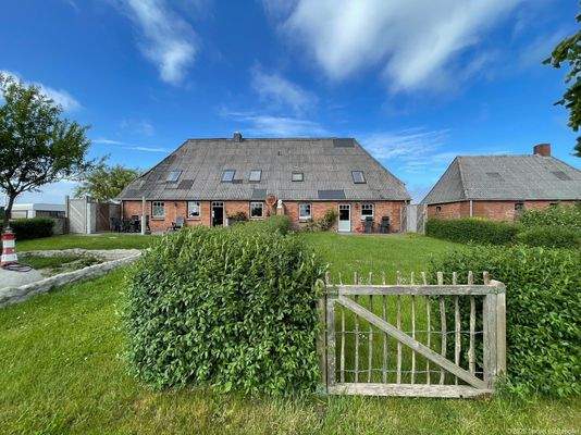 ...mit separat eingezäuntem Bereich