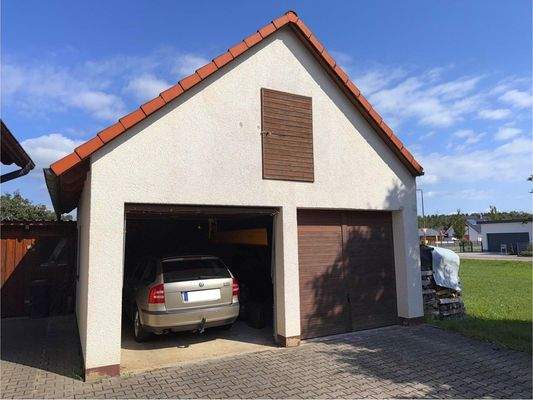 Doppelgarage mit Satteldach
