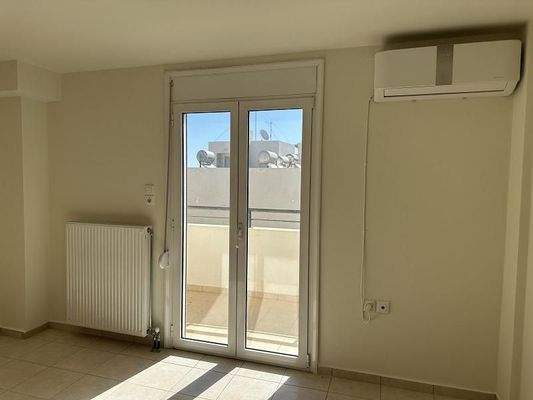 Kreta, Rethymno: 4-Zimmer-Apartment mit Meerblick und Dachterrasse zu verkaufen