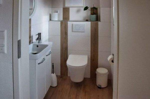 Ansprechendes Gäste WC