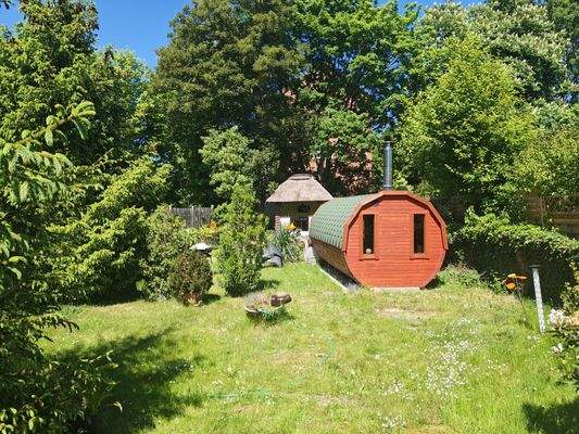 8986KC-27 liebevoll angelegtes Grundstück