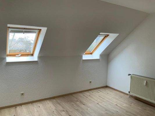 Schlafzimmer Richtung Fenster