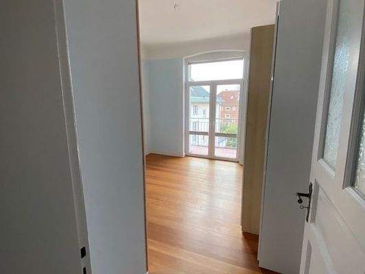 helles Schlafzimmer zum Garten