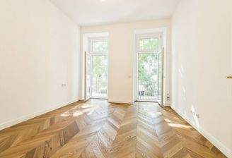 Schlafzimmer mit Balkon