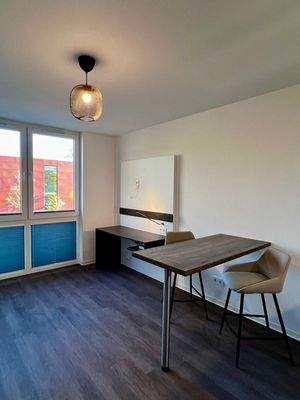 Schreibtisch+Sitzgelegenheit