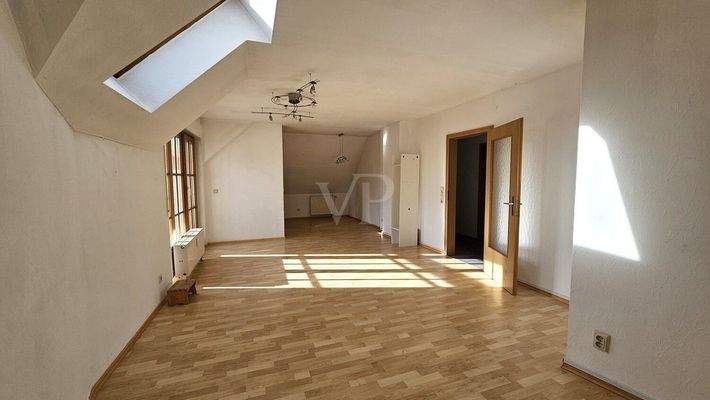 Wohnzimmer mit Blick auf Essecke