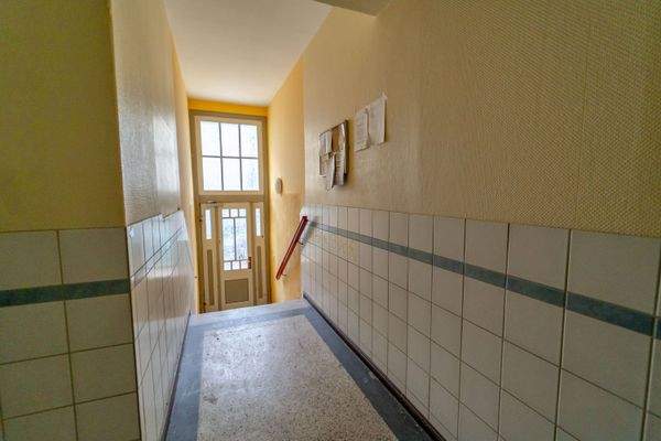 Hausflur + Treppenhaus