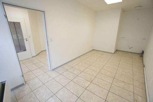 3. Raum mit Küchenanschlüssen