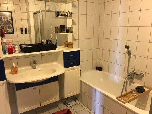 Bad Wohnung OG Haus rechts