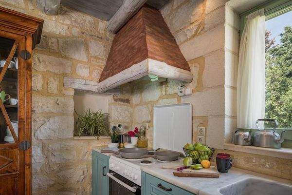 Kreta, Maza: Steinvilla mit beheiztem Pool und Garten in ruhiger Lage zu verkaufen