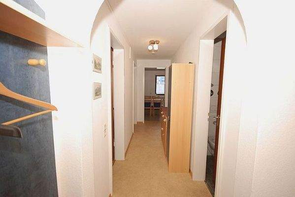 2-Zimmer-Ferienwohnung-4-010-flur1
