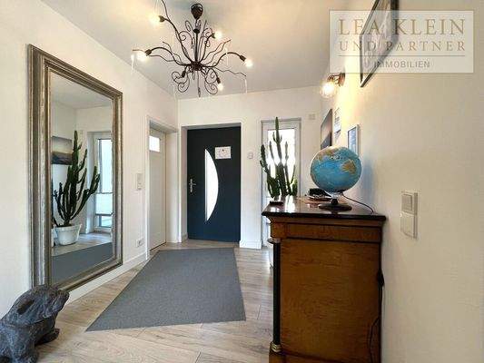 großzügiger Eingangsbereich 