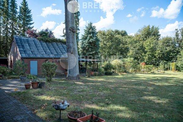 Nebengebäude, Garten