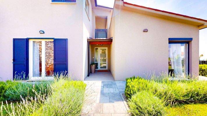 Eingangsbereich & Garten Nordwestseitig - Haus unten