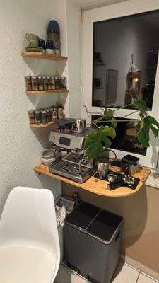 Küche Regale 2.jpeg