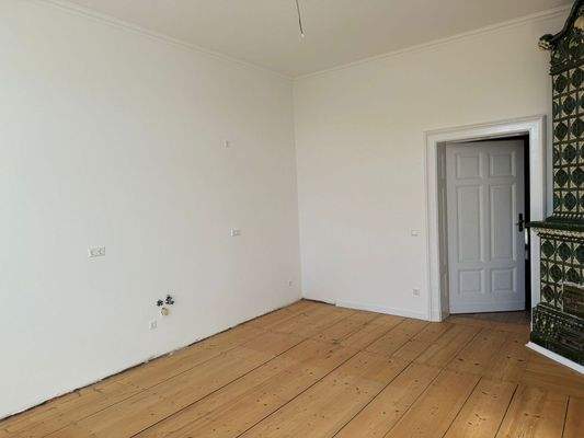 Küche mit Flügeltür zu WZ