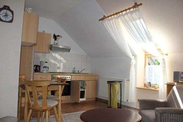 Gästehaus OG Küche Mittelwohnung