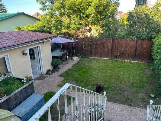 Grundstück und Nebengebäude.jpg