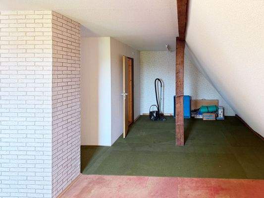 Raum 2 Dachgeschoss 