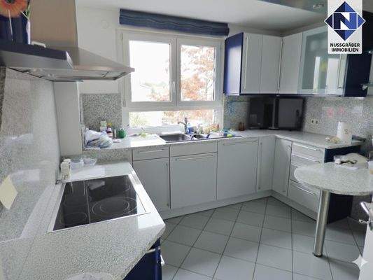 Küche Foto digital optimiert (KI-gestützt)