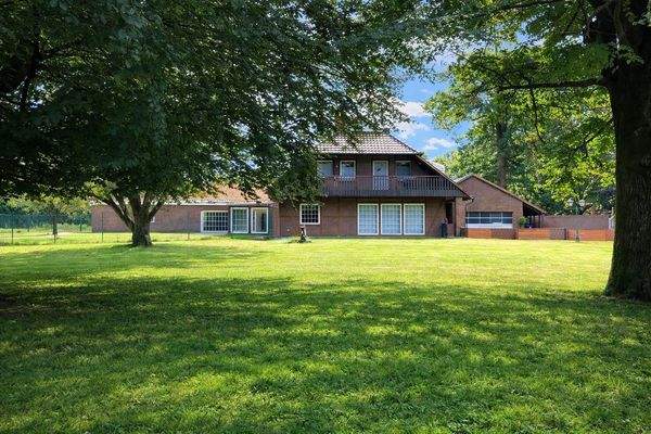 Haupthaus großer Garten