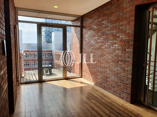 Aufzugsvorraum / Austritt - JL