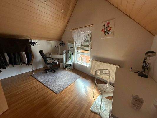 2. Kinderzimmer im DG