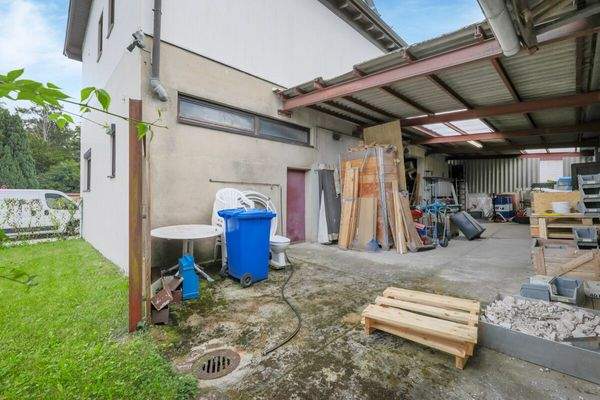 Überdachter Innenhof