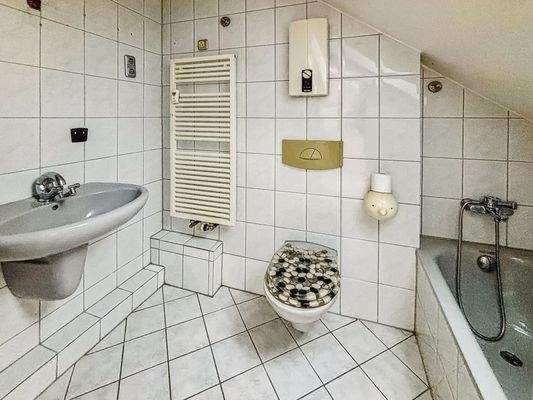 Badezimmer Ansicht I